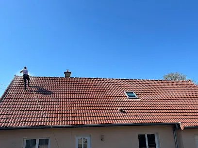 Image de A.G Rénovation Couvreur Dijon - Réparation Démoussage Traitement Étanchéité Peinture Toiture Façade Couverture 21 Côte-d'Or