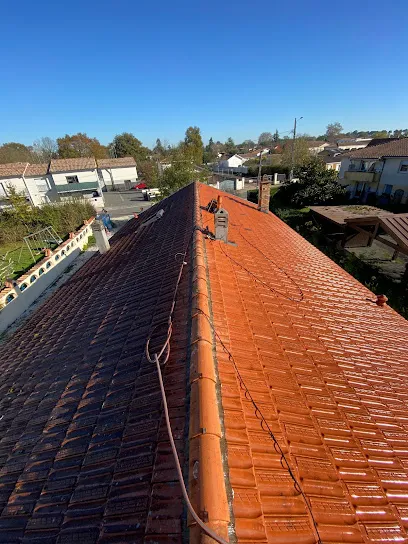 Image de ALLO TOIT Par VR Couverture