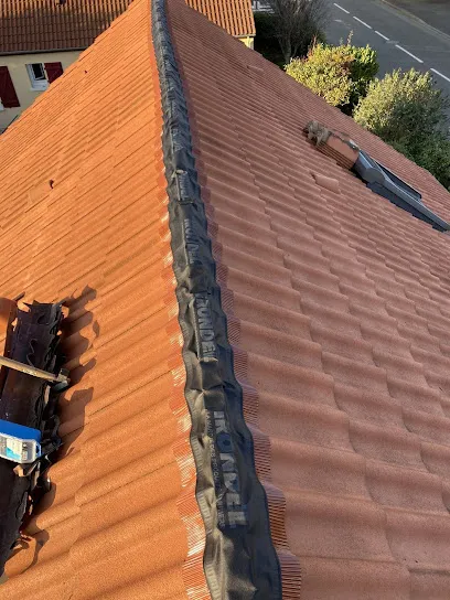 Image de AM Couverture | Couvreur Nantais - Étanchéité - Fuites - Nettoyage - Peinture - Démoussage Toiture - Couvreur 44