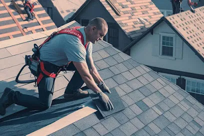 Image de Artisan Couvreur 71 Expertise Toiture - Demoussage Toiture Reparation Fuites de Toit - Entretien Gouttieres