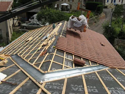 Image de Artisan couvreur charpentier zingueur etancheur Fréjus - Claude toiture père et fils- réparation de toiture, fuite de toiture ( devis et déplacement gratuit)