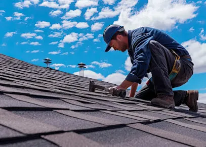 Image de Artisan Lescar Couvreur 64 : Réparation Fuites, Dépannage Toit, Étanchéité, Démoussage Toiture, Façadier