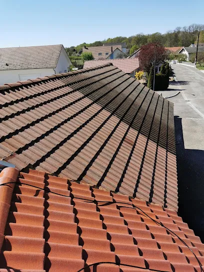 Image de Artisan Lombardo couvreur nettoyage démoussage toiture résine /68 /90/25/devis gratuit