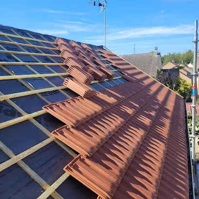 Image de Artisan Sandero: Réparation toiture ravalement peinture Recherche Fuites Tuiles Couverture 95 VAL-D'OISE