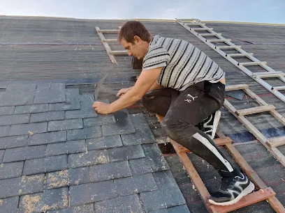 Image de C.R.C toiture-couvreur Guingamp-couverture neuve et rénovation toiture dans les Côtes d'Armor