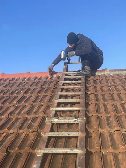 Image de COUVREUR 77 ORTICA Père et Fils Recherche de fuite Réparation Toiture77