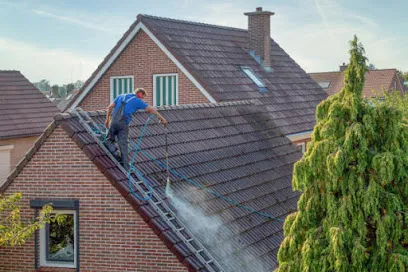 Image de Couvreur Baud Entretien Toiture - Demoussage - Peinture Facade