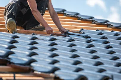 Image de Couvreur Bazas : Réparation Fuite Toit - Intervention Rapide - Démoussage et Nettoyage Toiture