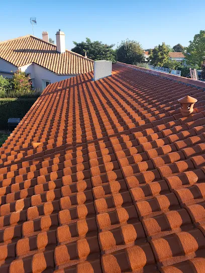 Image de Couvreur La Roche sur Yon - Artisan Dessoy 85 - Entretien, nettoyage réparation et peinture toiture