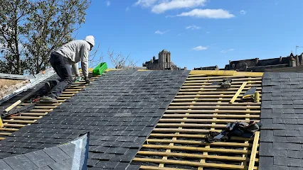 Image de Couvreur Le Mans - D.Chasagrande: Nettoyage toiture - Étanchéité - fuites - traitement de charpente