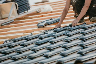 Image de Couvreur Réparation Toits Saint-Pair-sur-Mer, Démoussage Toit, Peinture Façade et Toiture, Pose Gouttières