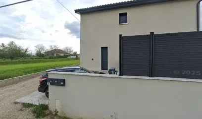 Image de Couvreur Simandres - TN Couverture: Rénovation Démoussage toiture Réparation Velux Peinture Artisan 69 Rhône Vienne Lyon