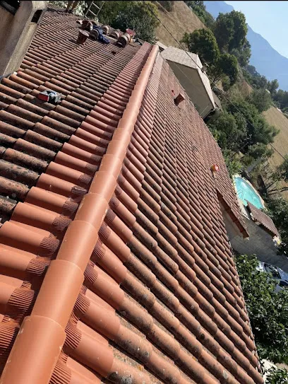 Image de Couvreur st girons,peintre en batiment,traitement de charpente( artisans vaintrub)