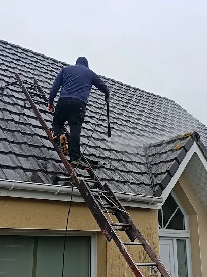 Image de D. CHRISTOPHER couvreur Calais-rénovation toiture-peinture et rénovation intérieure Calais et environs