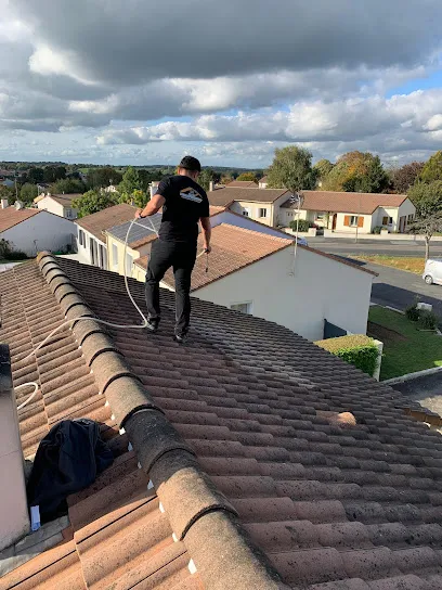 Image de DMS Renov'Habitat Couvreur Recherche de Fuite Nettoyage Traitement Peinture Toiture Façade Cholet