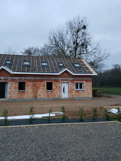 Image de DTM Services - Couvreur Ravalement De Façade Peinture Nettoyage de toiture Pose Velux Gouttière Réparation Toiture Tuiles