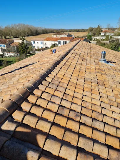 Image de ENTREPRISE HORTICA SAINT JEAN D'ANGELY | Le spécialiste de la toiture couvreur Saint jean d'angely peinture générale
