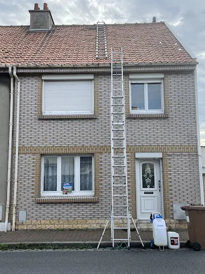 Image de ESM RENOV toiture , traitement anti-mousse -traitement de charpente