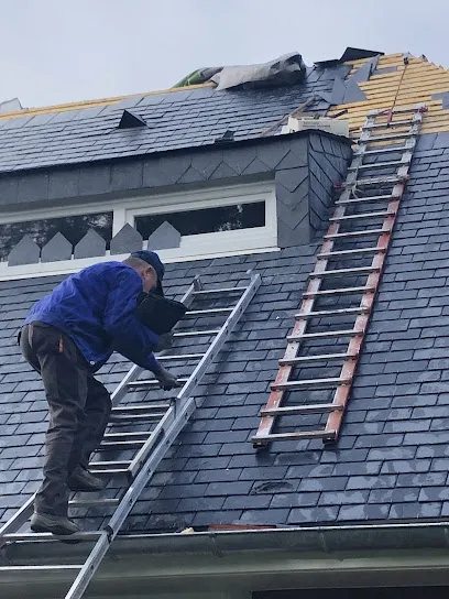 Image de ETS Charpentier Couvreur Réparation Fuite Toiture Maître Artisan