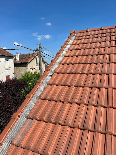 Image de Fw Couverture: Artisan Couvreur Réparation Toiture Démoussage Étanchéité Fuites Rénovation Zinguerie 77 Seine-Et-Marne