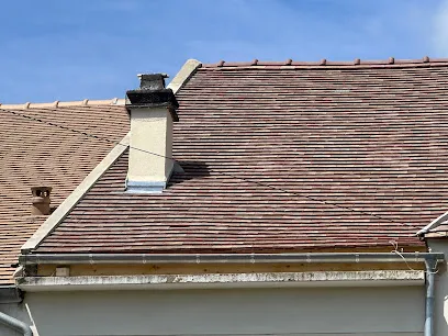 Image de Hydro Toit | Couvreur - Zingueur, à Fontainebleau - Demoussage & Rénovation Toiture