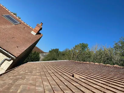 Image de Hydro Toit | Couvreur-Zingueur à Melun - Démoussage & Rénovation Toiture