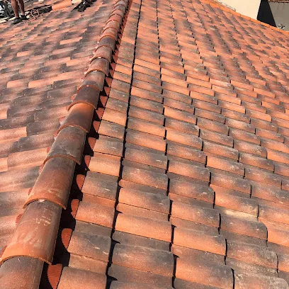 Image de J&b RENOVATION COUVREUR NIMES 30 - Dépannage fuite toiture