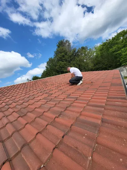 Image de Jchatelin Artisan Couvreur Palaiseau 91 - Couverture Zinguerie Façade maçonnerie