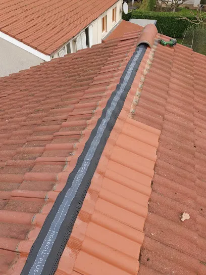 Image de Koch toiture couvreur rénovation démoussage Nettoyage toiture Peinture Hydrofuge Habillage Bandeau. Corbas feyzin chaponnay