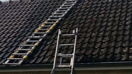 Image de Kreit.Michel couvreur artisan peintre ravalement façade démoussage toiture anti-mousse DEVIS ET DÉPLACEMENT GRATUIT