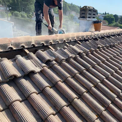 Image de La Bône toiture - Artisan Couvreur VAR 83 Dépannage Nettoyage Entretien Rénovation Étanchéité Couverture Vidauban St-Tropez