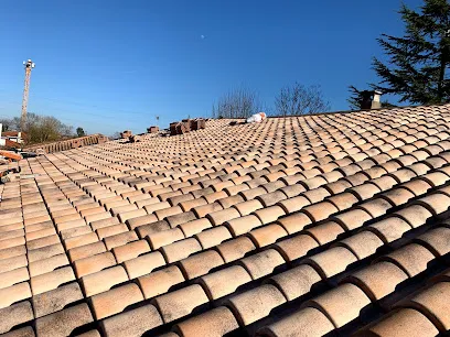 Image de "Le Couvreur de Gironde - Kiezer Donovan - Charpentier - Zingueur - Velux (33240)"