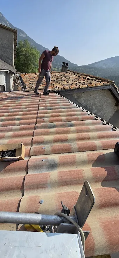 Image de LES TOITS DE PROVENCE - Couvreur 04 : Réparation Fuites Nettoyage Toiture Couverture Zinguerie Avignon Aix-en-Provence