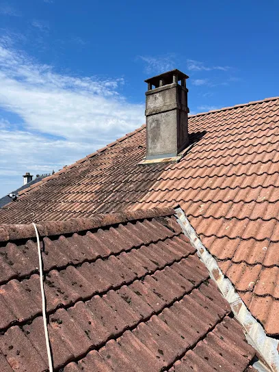 Image de M.Bouillon Rénovation Couvreur: Démoussage Toiture Traitement Hydrofuge Réparation couverture Artisan Haute-Saône 70,25,90