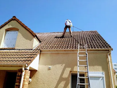 Image de PFP RÉNOVATION - Couvreur 74 : Nettoyage Réparation Fuite Toiture Couverture Peinture Haute-Savoie Reignier-Esery Annemasse