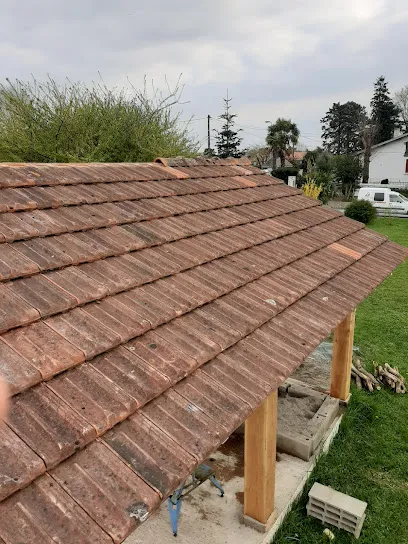 Image de RC couvreur Tarbes Démoussage 65 Recherche de fuite Étanchéité Installation Cheminée