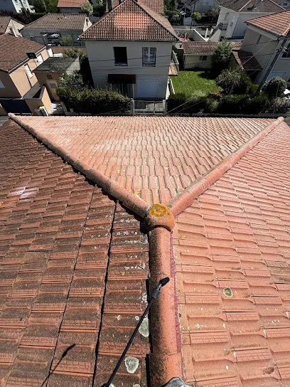 Image de RC Rénov artisan Couvreur Charpentier 65 Intervention Urgence Intempéries traitement toiture /fuite /Charpentier / semeac 65