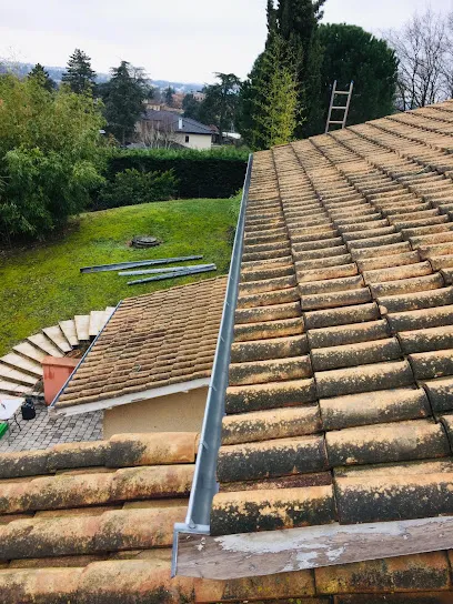 Image de RHONE ALPES COUVERTURE : Couvreur zingueur Démoussage Saint Priest Rhône Auvergne Rhône Alpes 69