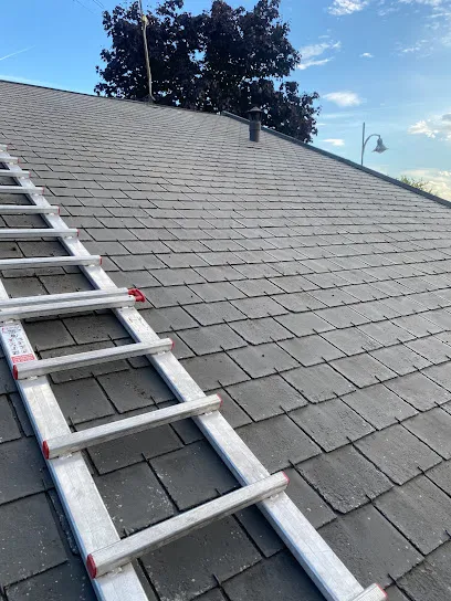 Image de ROY couverture : couvreur Saint-Quentin (rénovation, démoussage, ramonage)