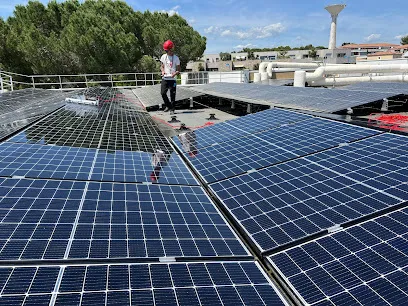 Image de RT travaux en Hauteur ,Nettoyage panneaux solaire et toiture