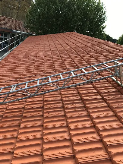 Image de RTHF - Couverture Charpente Zinguerie Artisan Couvreur zingueur Nettoyage Entretien Réparation Toiture Six-Fours-les-Plages