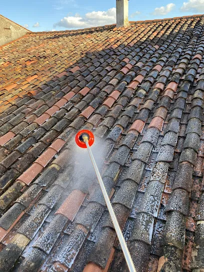 Image de SOLUTION TOITURE - Zinguerie et Couverture à La Rochelle