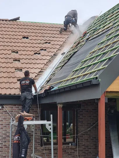 Image de toiture 26 Drôme couvreur charpentier zingueur rénovation réparation étanchéité