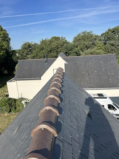 Image de Tony Couverture Vannes Couvreur 56 - Entretien et Dépannage d’urgence toiture -SOS fuite 7j7j Morbihan 56.