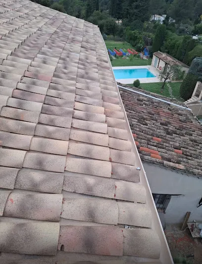 Image de Uhrhan Roger Couverture | Couvreur Drôme (26) | Couvreur Ardèche (07)